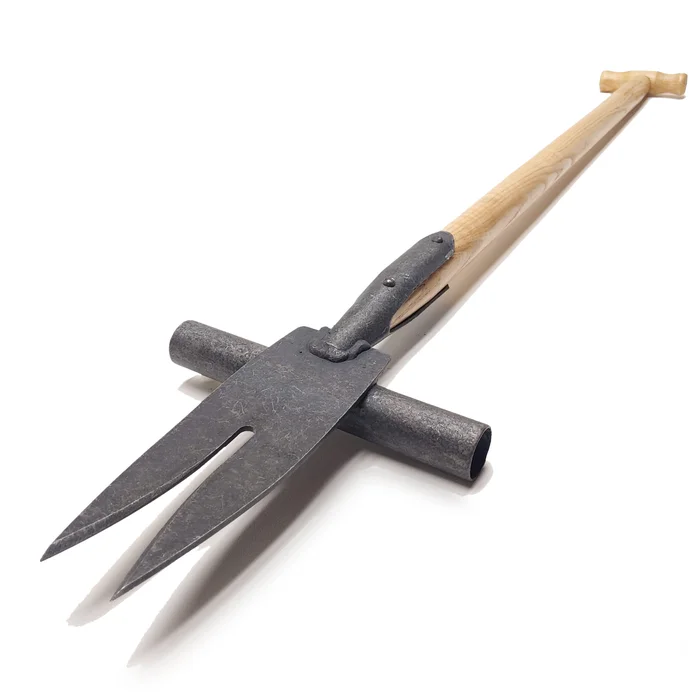 1083 – Ampferstecher mit Tritt – 90 cm Eschen-T-Stiel