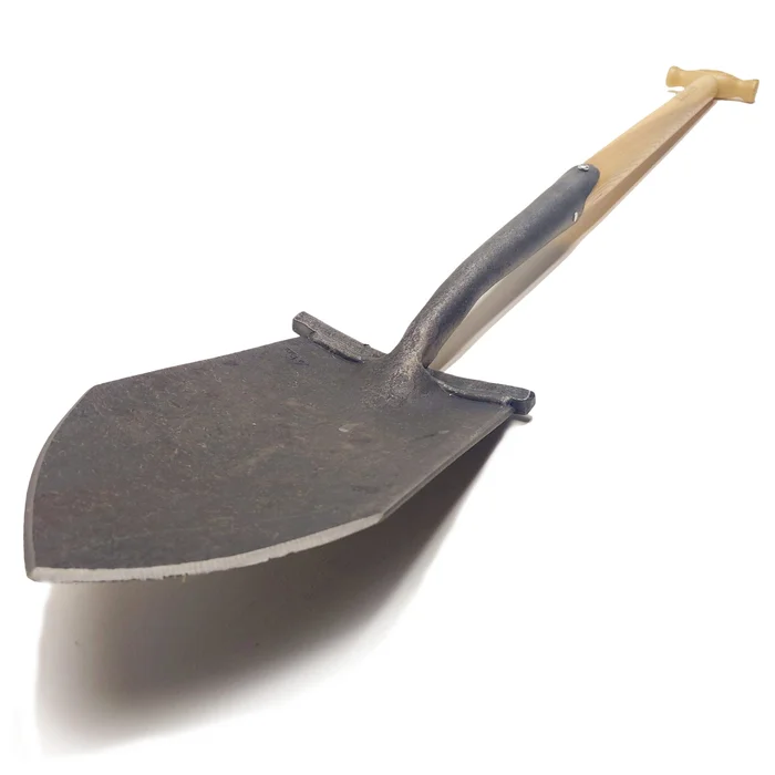 1770 – Spitzspaten mit Tritt – 80 cm Eschen-T-Stiel