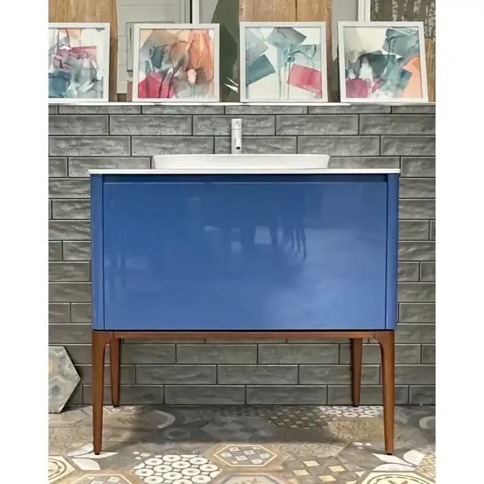 Abverkauf Ausstellungss. Badmöbelset SUITE, inkl. Halbeinbau-WT Skin, Waschtischpl. Solid weiß ma., Waschtischunterschr. mit 1 Auszug & 1 int. Schubl., inkl. Matte & Einteilung, Korpus & Front Lacc. Luc. Blu Marino, Holzfußge. Frass. Miele, 890x485x516mm