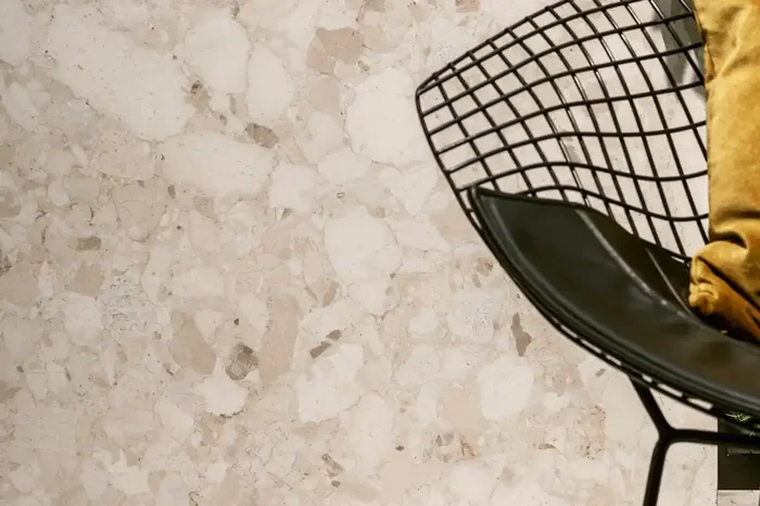 ABVERKAUF Fliese Terrazzo-Steinoptik beige matt 60×120 cm „Veni Beige“ rektifiziert