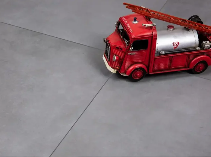 Bodenfliese Supra Dunkelgrau 80x80cm Rektifiziert