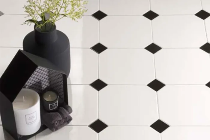 Einleger für Achteck-Fliese matt „Ottagono Bianco“ schwarz 5×5 cm glasiert