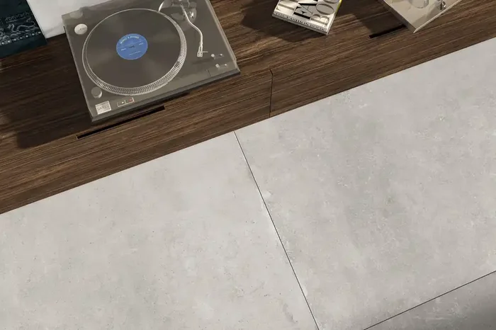 Fliese Betonoptik weiß-hellgrau 60×60 cm „Cloud White“ Zementoptik offwhite rektifiziert