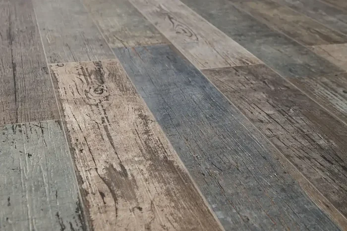 Fliese Holzoptik rustikal grau-blau 15×120 cm „Blendart Mix“ kühler Vintage-Look rektifiziert