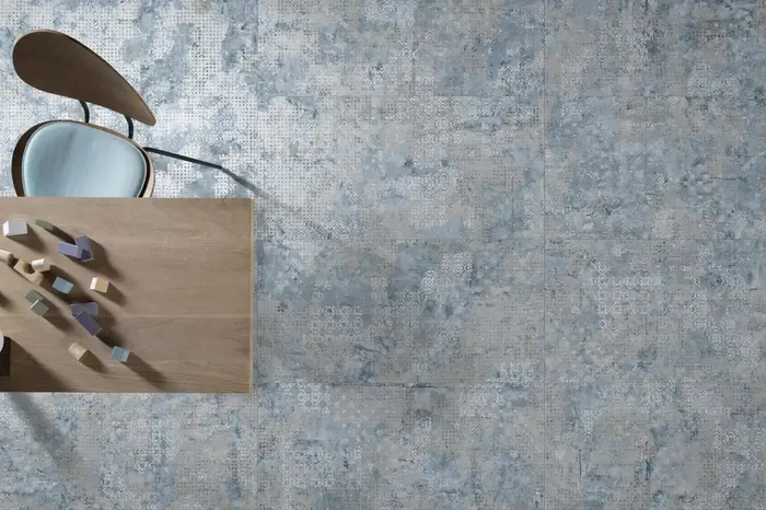 Fliese raffinierte Teppichoptik 50×100 cm „Rug Blue“ mit Textileffekt & Ornamenten blau