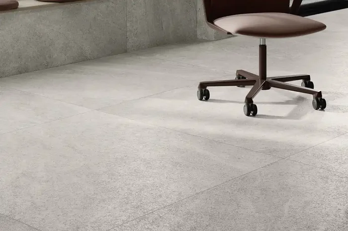 Fliese Steinoptik Alpenstein weiß-hellgrau 120×120 cm „Bergstone Light“ Natursteinoptik rektifiziert