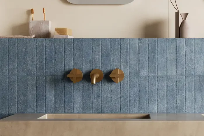 Fliese unregelmäßige Oberfläche 5×20 cm „Tetris Blu“ blau matt