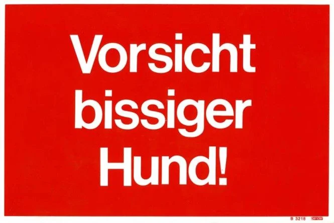 Kunstoffschild 300 mm breit, 200 mm hoch Vorsicht bissiger Hund!