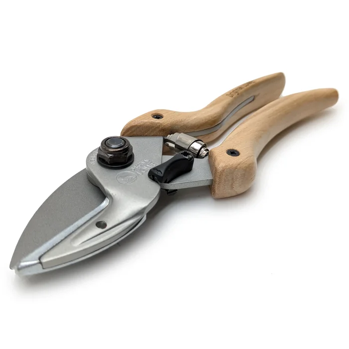 Original Löwe 6 Natural – Gartenschere – Professional Fast Cut – Nr. N6.107 – Griff für kleinere Hände – 20 cm | Ø 25 mm