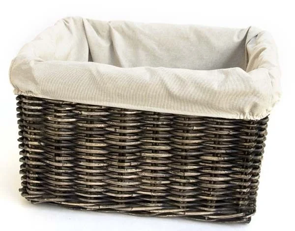 Rohrholzkorb mit eingearbeiteten Griffen 58×46 cm, mit Futter grau und Überschlag