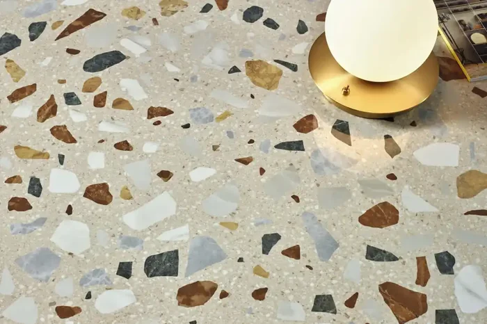 Terrazzo-Fliese beige bunt matt 60×120 cm „Crisp Beige“ moderne Terrazzo-Steinoptik rektifiziert