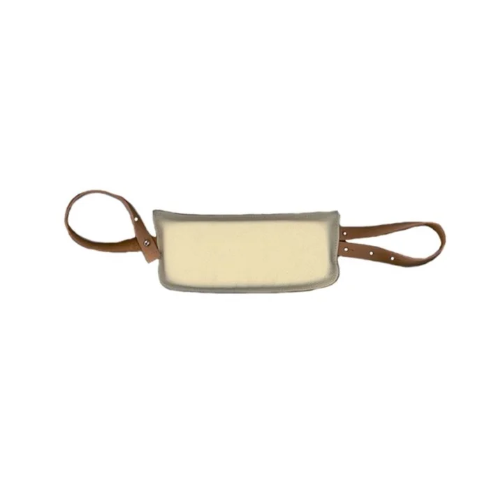 Türkissen, Türstopper aus beigem Leder