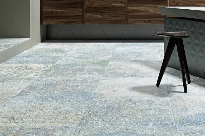 Vintage-Fliese Teppichoptik 60×60 cm „Bohemian Blue“ mit Ornamenten blau Dekorfliese